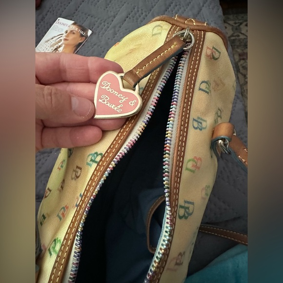 Dooney and Bourke vintage barrel Bag Multicolored - Picture 4 of 16